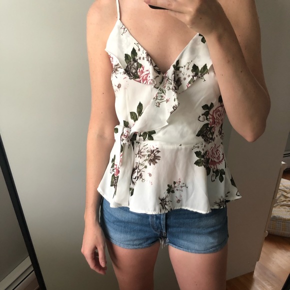 Design Lab Lord & Taylor Tops - Floral sleeveless blouse